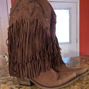 Women Liberty Black. Brown boots